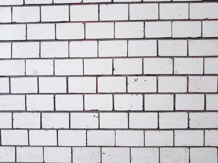 تصویر 1 از آجرنما سفید با رنگ ثابت در برابر نور خورشید